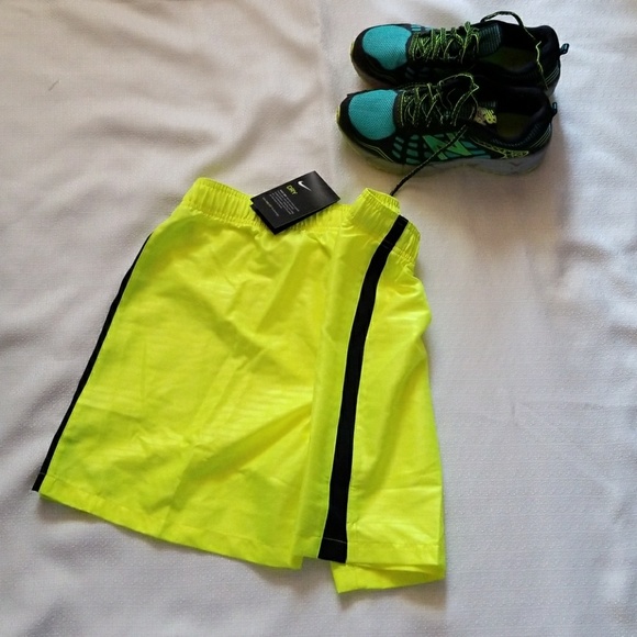 Nike Dry-Fit, gree shorts, Sz M - Picture 2 of 4